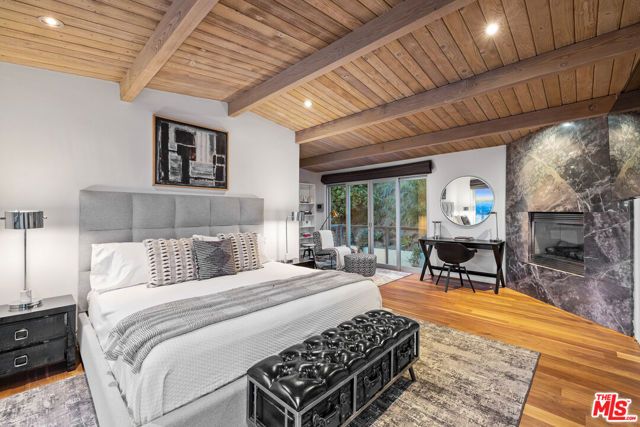 8737 St Ives Drive, Los Angeles, CA 90069