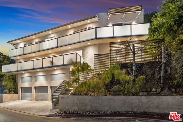 8737 St Ives Drive, Los Angeles, CA 90069