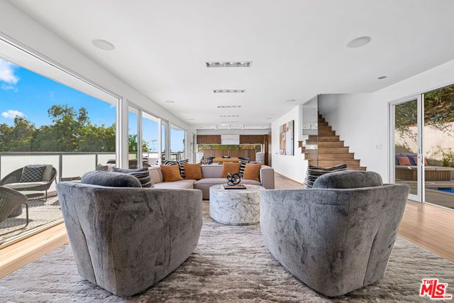 8737 St Ives Drive, Los Angeles, CA 90069