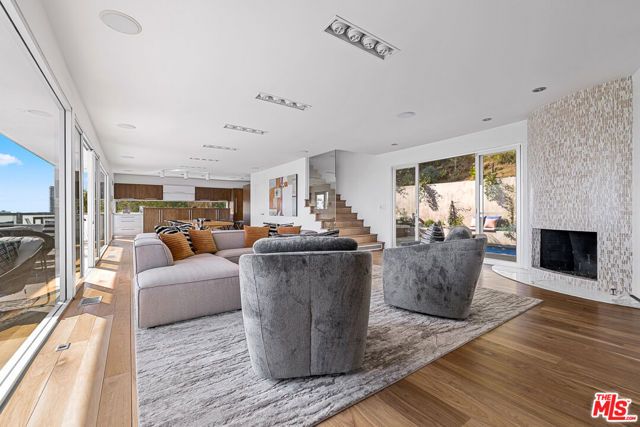 8737 St Ives Drive, Los Angeles, CA 90069