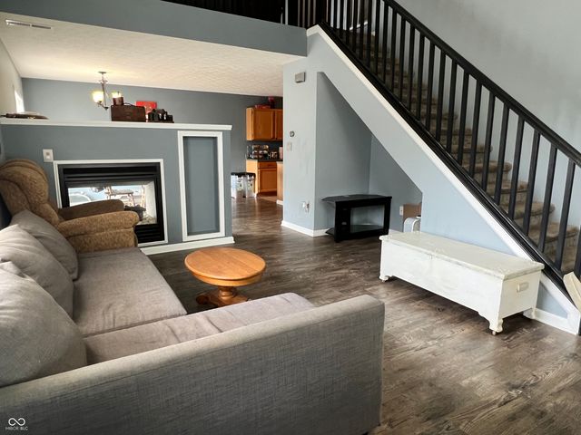 9911 Worthington Boulevard, Fishers, IN 46038