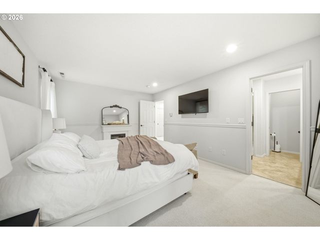 14651 Se HEMMEN Ave, Clackamas, OR 97015