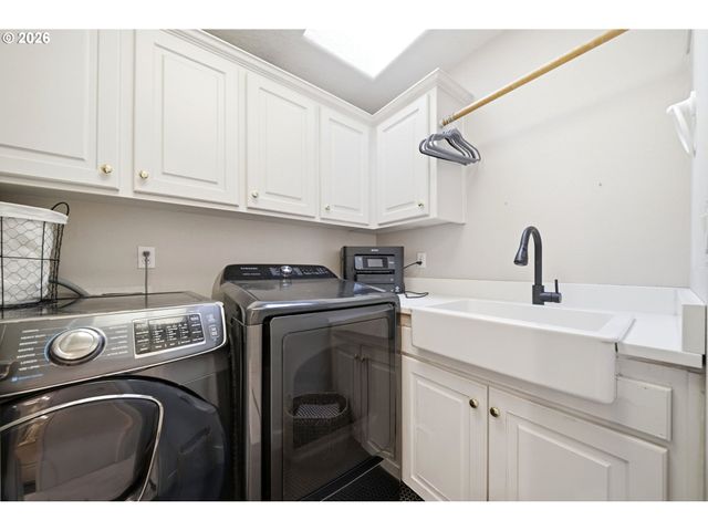 14651 Se HEMMEN Ave, Clackamas, OR 97015
