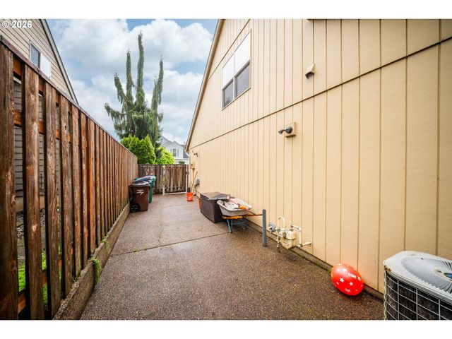 14651 Se HEMMEN Ave, Clackamas, OR 97015