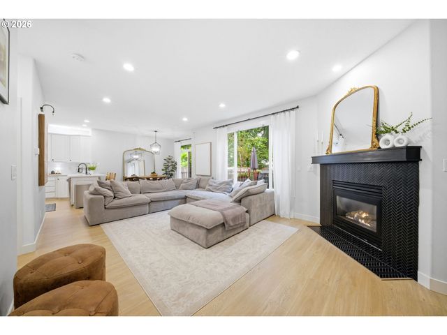 14651 Se HEMMEN Ave, Clackamas, OR 97015