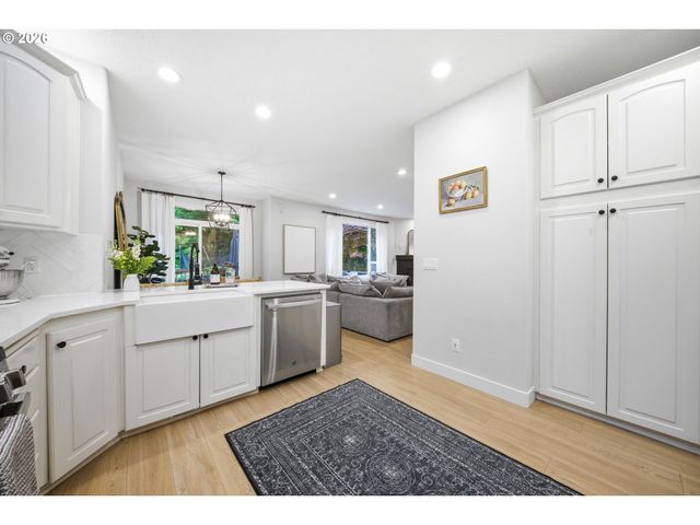 14651 Se HEMMEN Ave, Clackamas, OR 97015
