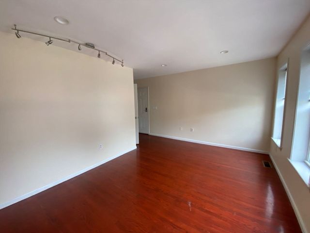 22 Chestnut St 22, Cambridge, MA 02139