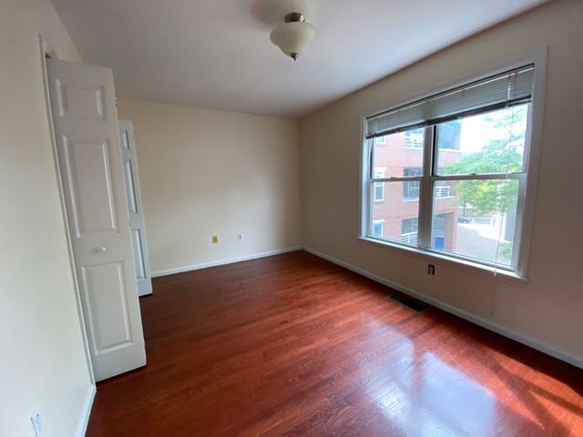 22 Chestnut St 22, Cambridge, MA 02139