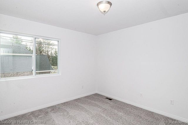953 Guenevere Drive, Oxford, MI 48371