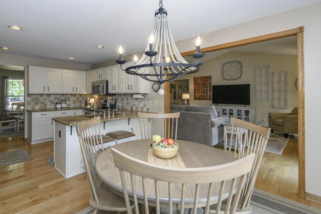 2147 Inverness DRIVE, Waukesha, WI 53186