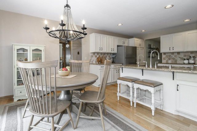 2147 Inverness DRIVE, Waukesha, WI 53186