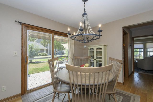 2147 Inverness DRIVE, Waukesha, WI 53186