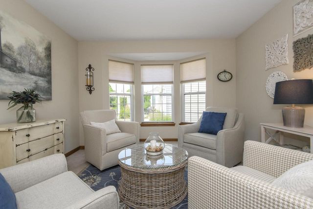 2147 Inverness DRIVE, Waukesha, WI 53186