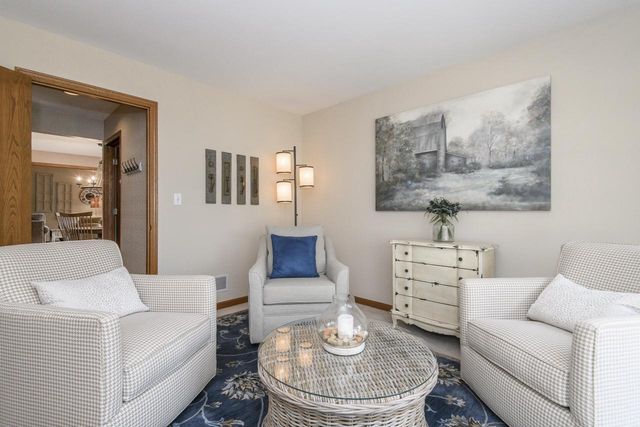 2147 Inverness DRIVE, Waukesha, WI 53186