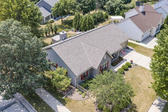 2147 Inverness DRIVE, Waukesha, WI 53186