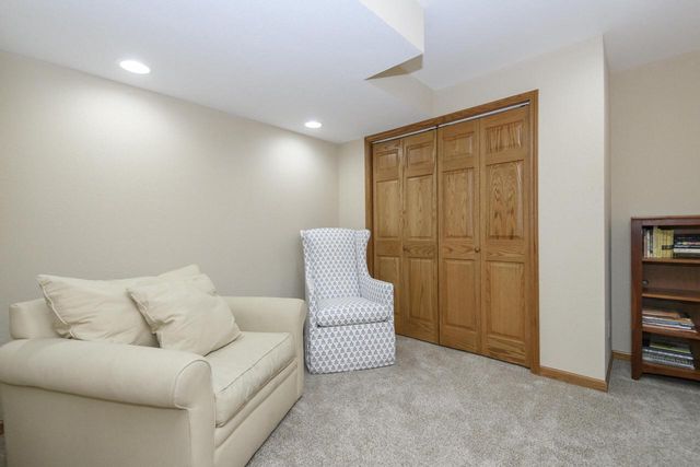 2147 Inverness DRIVE, Waukesha, WI 53186