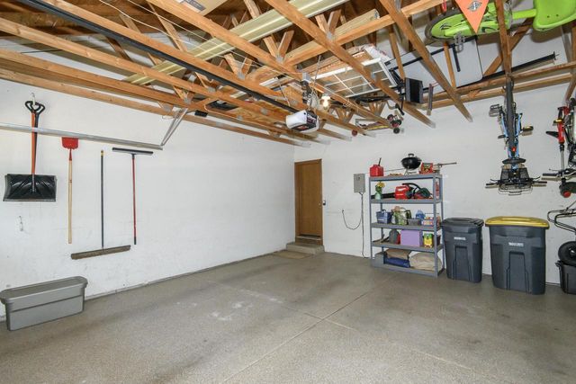 2147 Inverness DRIVE, Waukesha, WI 53186