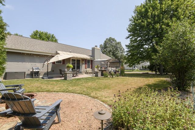 2147 Inverness DRIVE, Waukesha, WI 53186