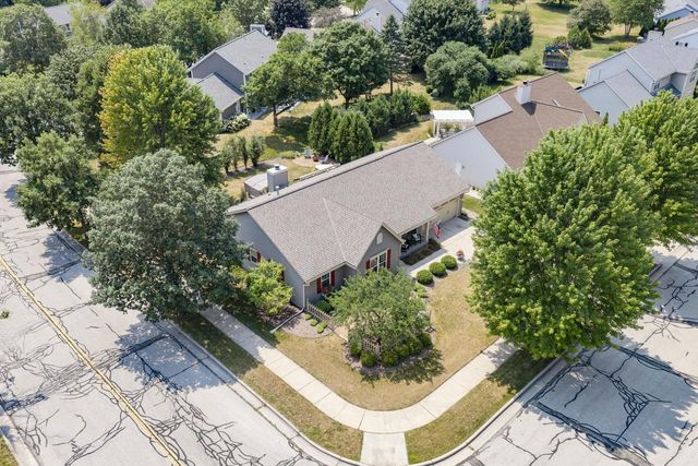 2147 Inverness DRIVE, Waukesha, WI 53186