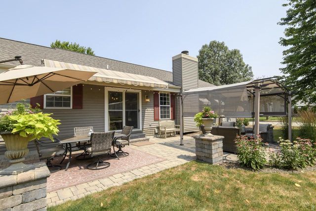 2147 Inverness DRIVE, Waukesha, WI 53186