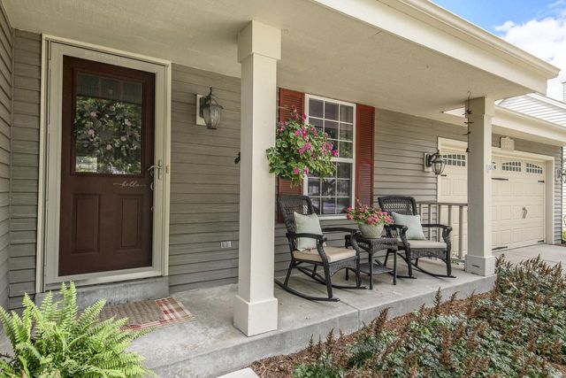 2147 Inverness DRIVE, Waukesha, WI 53186