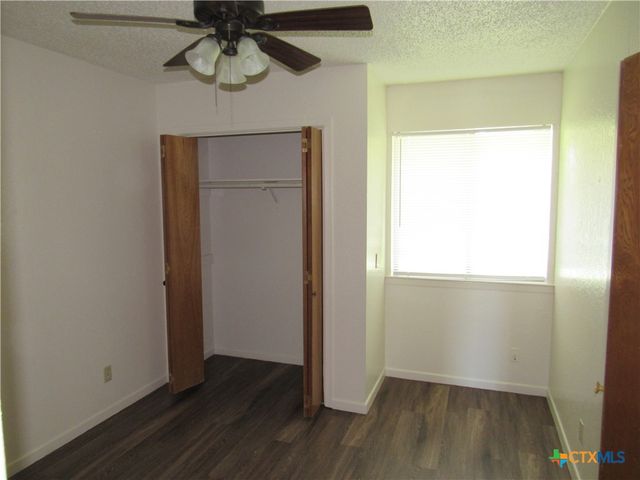 2406-B Shoemaker, Killeen, TX 76543