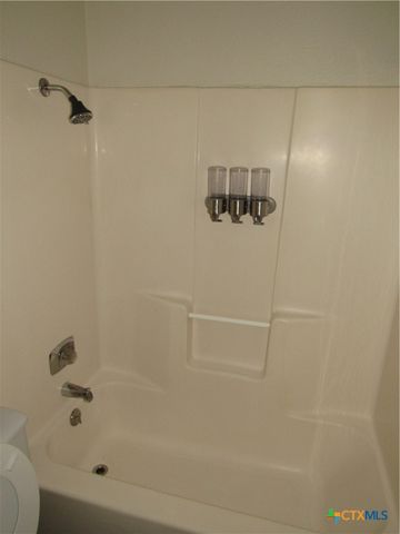 2406-B Shoemaker, Killeen, TX 76543