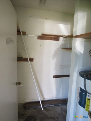 2406-B Shoemaker, Killeen, TX 76543