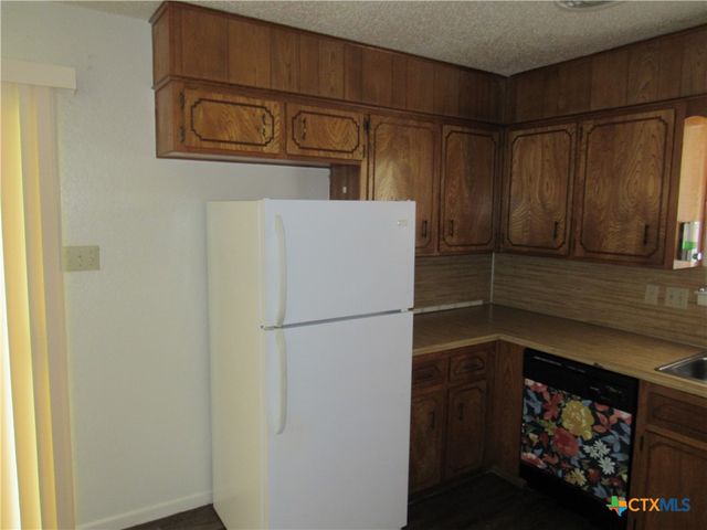 2406-B Shoemaker, Killeen, TX 76543