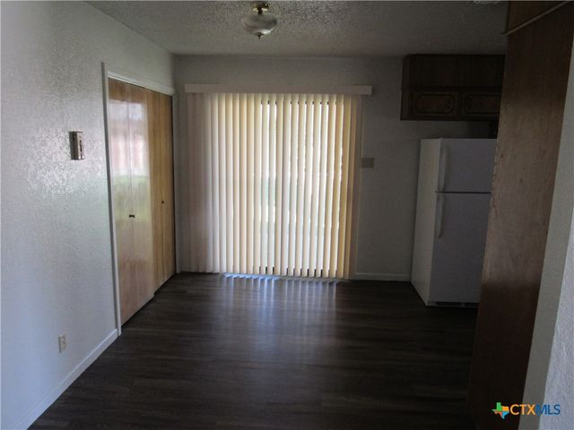 2406-B Shoemaker, Killeen, TX 76543