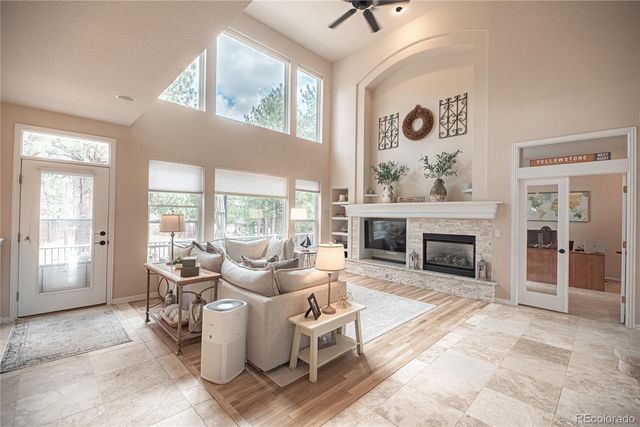 1000 Cochetopa Drive, Larkspur, CO 80118