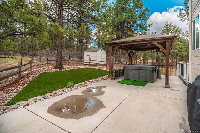 1000 Cochetopa Drive, Larkspur, CO 80118