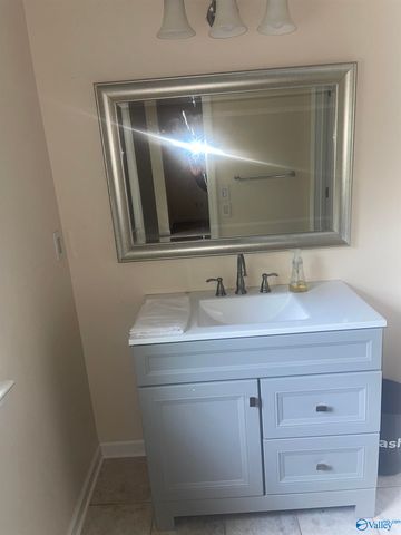 3016 Live Oak NA, Huntsville, AL 35802