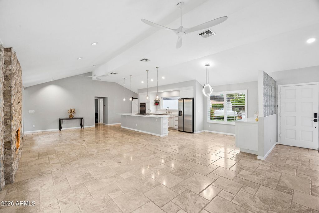 Image 13 of property listing at 14436 N CORAL GABLES Drive, Phoenix, AZ 85023