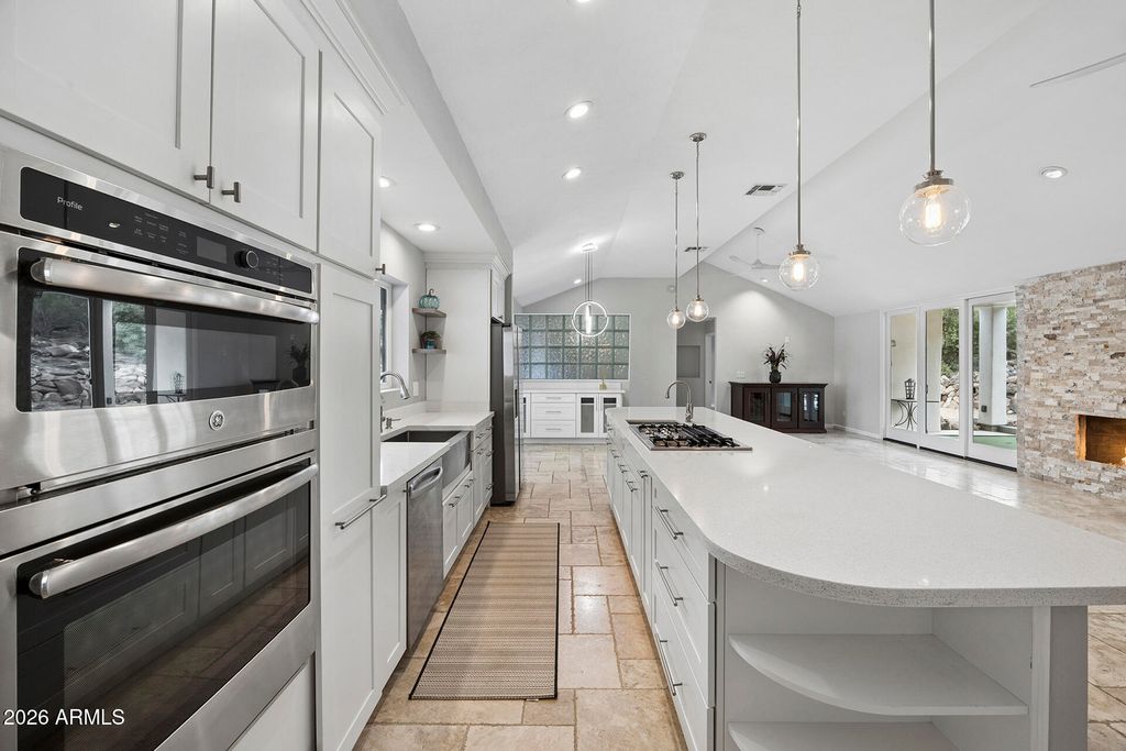 Image 15 of property listing at 14436 N CORAL GABLES Drive, Phoenix, AZ 85023