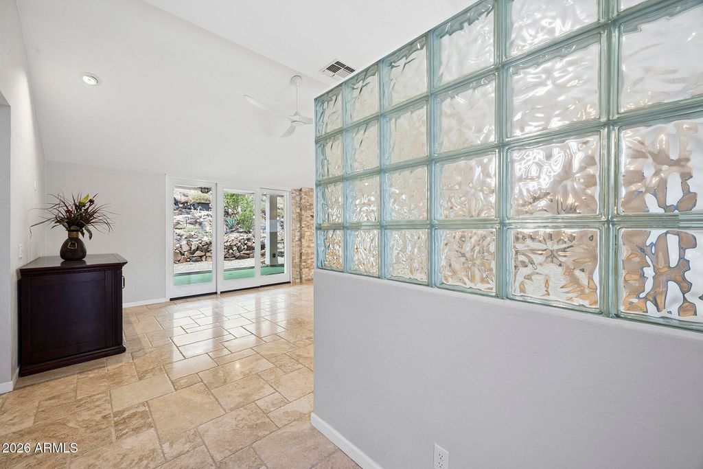 Image 20 of property listing at 14436 N CORAL GABLES Drive, Phoenix, AZ 85023