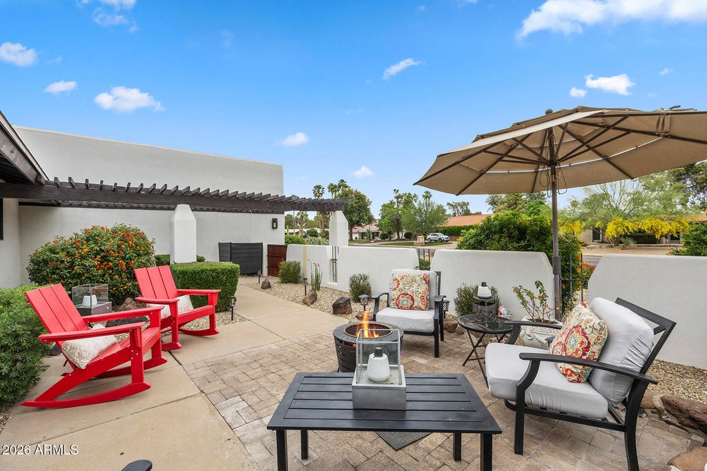 Image 25 of property listing at 14436 N CORAL GABLES Drive, Phoenix, AZ 85023