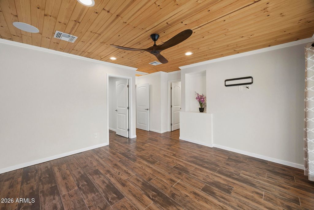 Image 37 of property listing at 14436 N CORAL GABLES Drive, Phoenix, AZ 85023