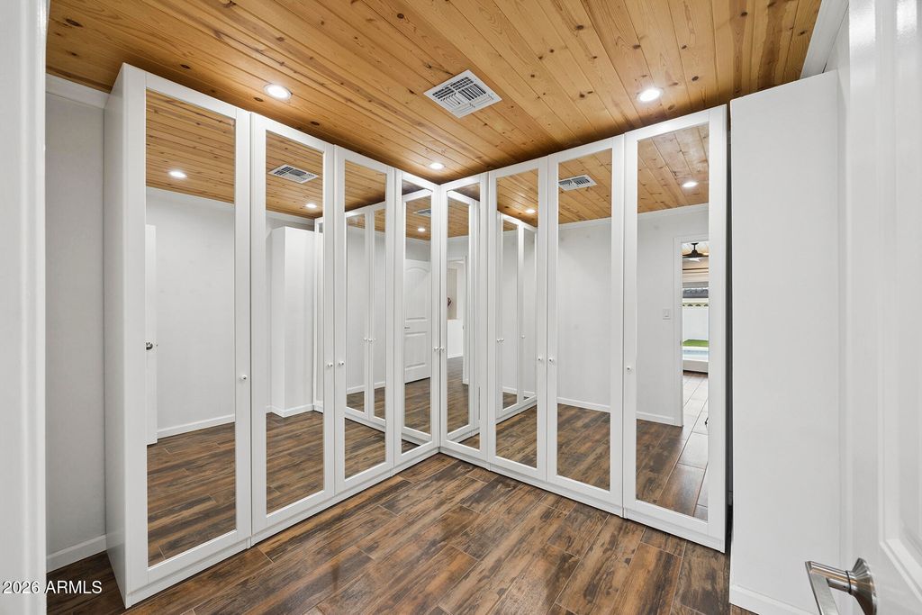 Image 38 of property listing at 14436 N CORAL GABLES Drive, Phoenix, AZ 85023