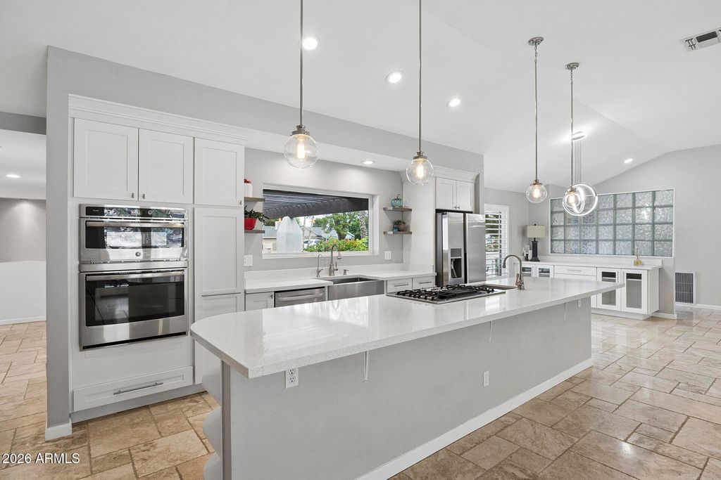 Image 8 of property listing at 14436 N CORAL GABLES Drive, Phoenix, AZ 85023