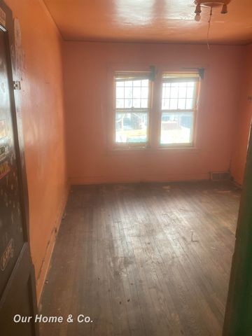 671 Lakewood Street, Detroit, MI 48215