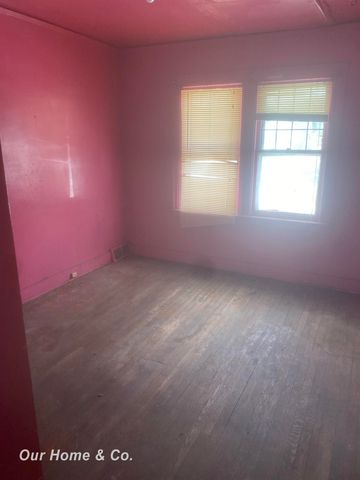 671 Lakewood Street, Detroit, MI 48215