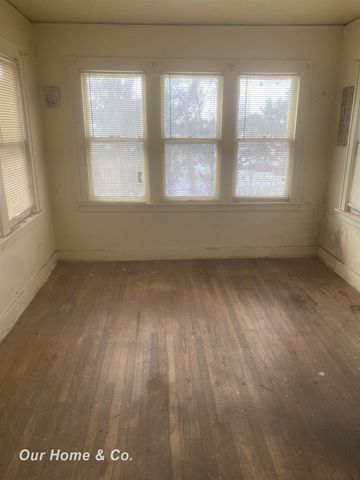 671 Lakewood Street, Detroit, MI 48215