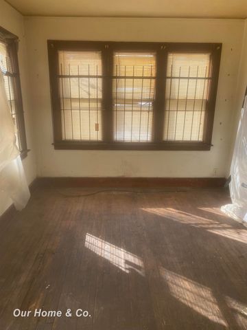 671 Lakewood Street, Detroit, MI 48215