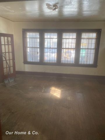 671 Lakewood Street, Detroit, MI 48215