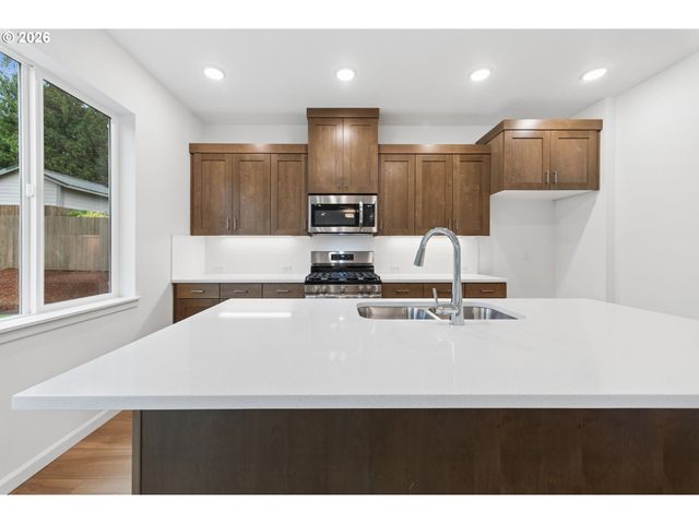 32730 Sw Huser Ln, Scappoose, OR 97056