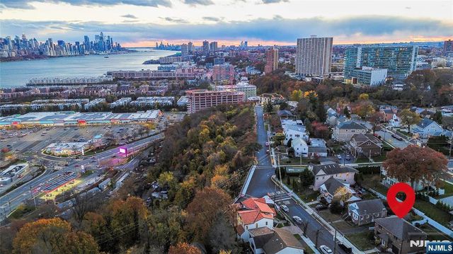 15 Edgewater Road, Cliffside Park, NJ 07010