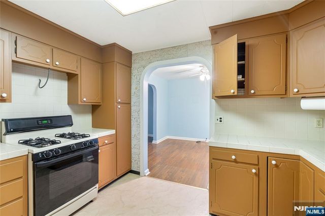 15 Edgewater Road, Cliffside Park, NJ 07010