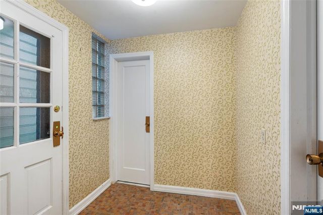 15 Edgewater Road, Cliffside Park, NJ 07010