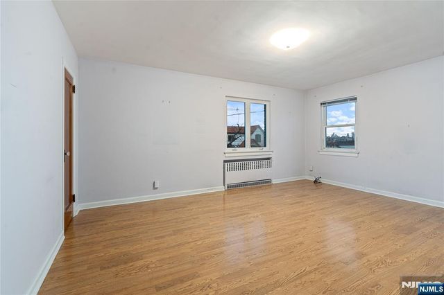 15 Edgewater Road, Cliffside Park, NJ 07010